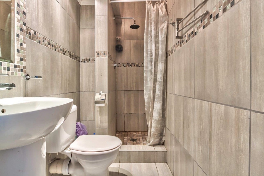 1 Bedroom Property for Sale in Sea Point Western Cape